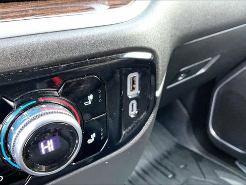 Used 2022 GMC Sierra 1500 Elevation image 28