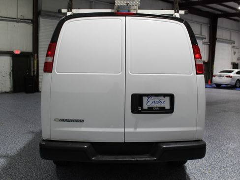 Used 2021 Chevrolet Express 2500 w/ Driver Convenience Package image 7