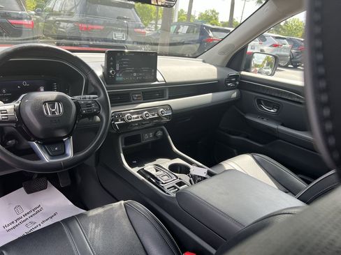 Used 2023 Honda Pilot Elite image 30