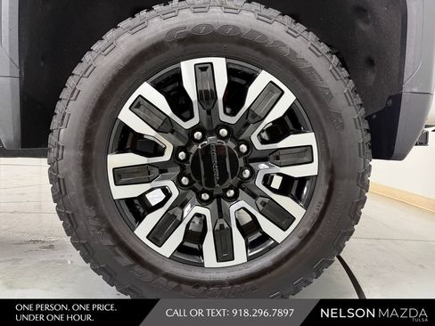 Used 2024 GMC Sierra 3500 Denali w/ Denali Reserve Package AWD/4WD image 11