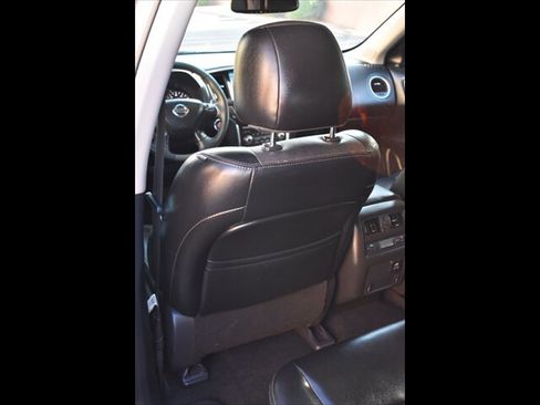 Used 2015 Nissan Pathfinder Platinum AWD/4WD image 22