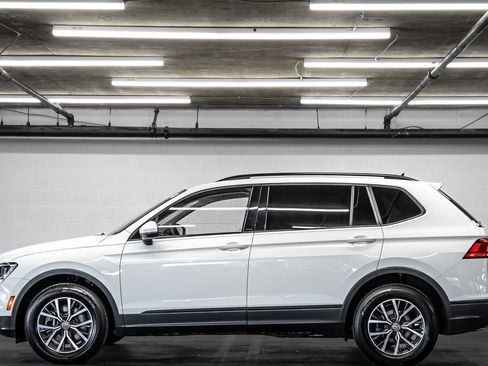 Used 2021 Volkswagen Tiguan S image 2