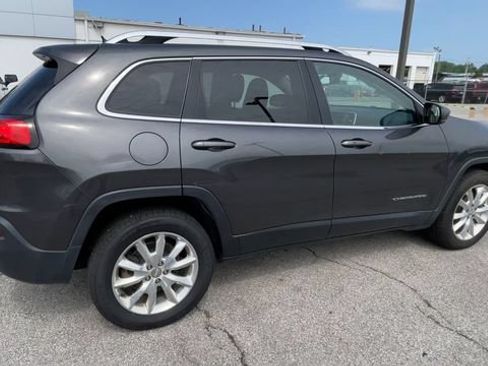 Used 2015 Jeep Cherokee Limited AWD/4WD image 2