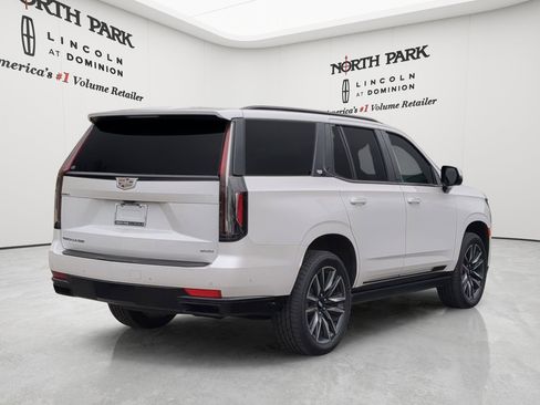 Used 2024 Cadillac Escalade Sport Platinum AWD/4WD image 3