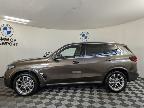 New 2026 BMW X5 xDrive40i w/ Premium Package AWD/4WD image 9