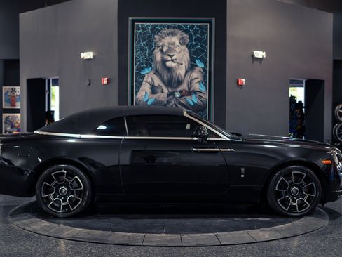 Used 2018 Rolls-Royce Dawn RWD image 31