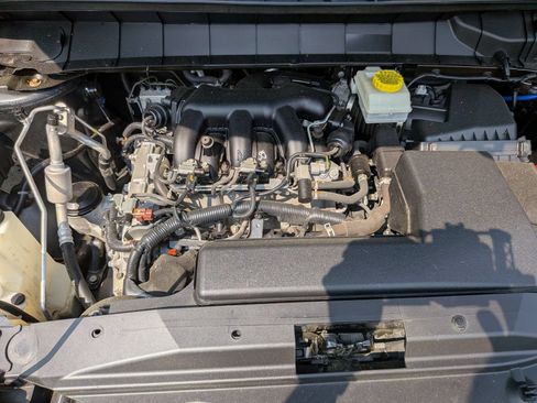 Used 2022 Nissan Pathfinder SV AWD/4WD image 39