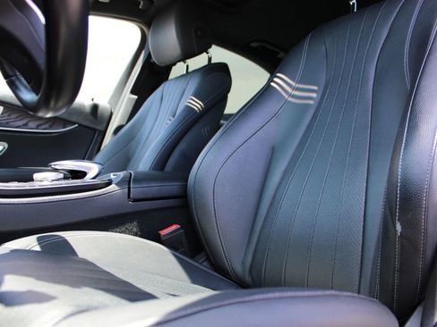 Used 2019 Mercedes-Benz E 300 image 10