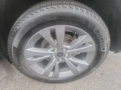Used 2024 Ford Explorer XLT w/ Equipment Group 202A AWD/4WD image 27