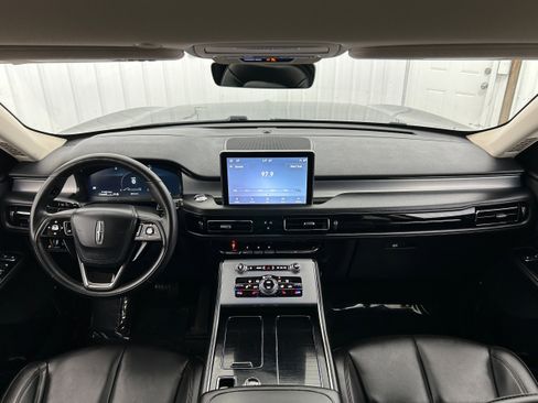 Used 2023 Lincoln Aviator AWD image 13
