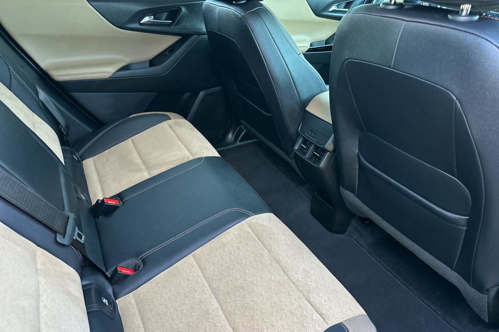 Used 2025 Chevrolet Equinox ACTIV w/ Safety and Technology Package AWD/4WD image 19