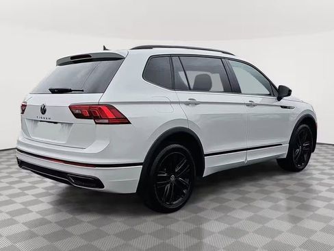 Used 2021 Volkswagen Tiguan SE R-Line AWD/4WD image 3