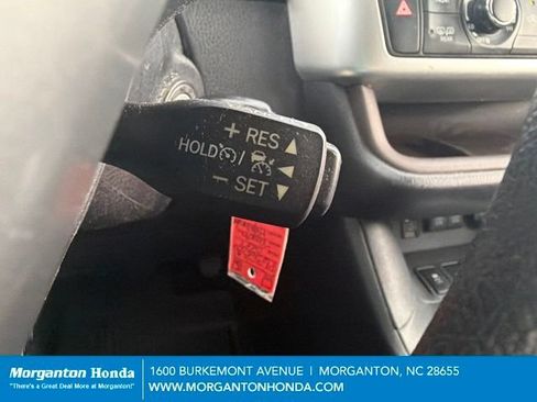 Used 2017 Toyota Highlander LE AWD/4WD image 16