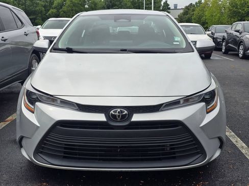 Used 2024 Toyota Corolla LE FWD image 2