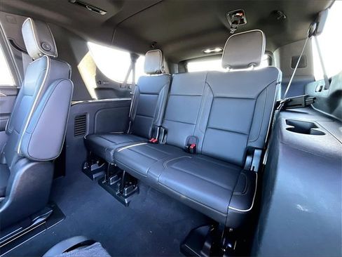 Used 2021 Chevrolet Suburban Premier w/ Premium Package image 16