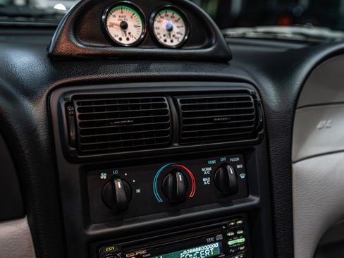 Used 1997 Ford Mustang Convertible image 15