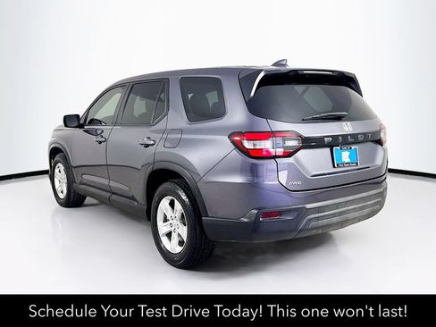 Used 2023 Honda Pilot LX image 5