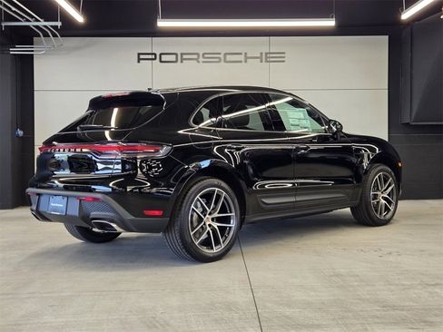 Used 2025 Porsche Macan image 6