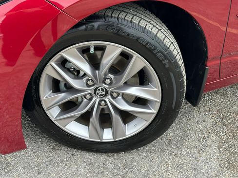 Used 2019 Toyota Avalon XLE w/ Moonroof Package image 37