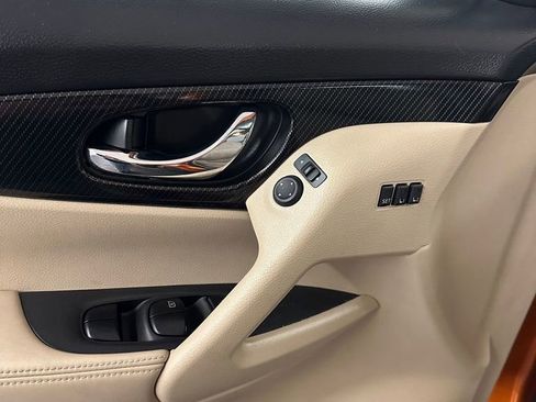 Used 2017 Nissan Rogue SL w/ SL Premium Package AWD/4WD image 9