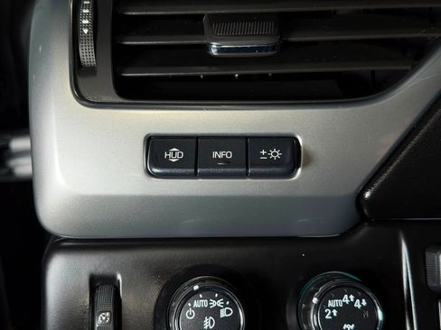 Used 2018 Chevrolet Tahoe Premier AWD/4WD image 23