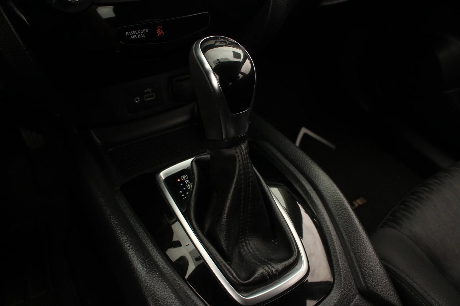 Used 2018 Nissan Rogue S AWD/4WD image 31