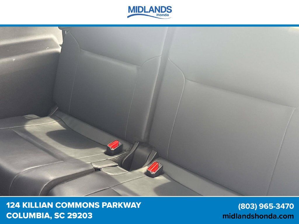 Used 2025 Mitsubishi Outlander SE FWD image 28