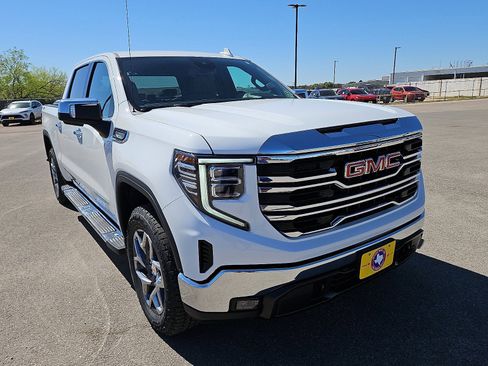 New 2026 GMC Sierra 1500 SLT image 7