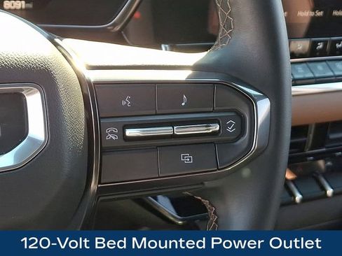 Used 2025 GMC Canyon AT4 AWD/4WD image 8