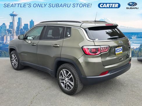 Used 2017 Jeep Compass Latitude w/ Popular Equipment Group FWD image 5