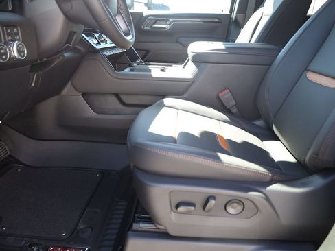 New 2026 GMC Sierra 3500 AT4 w/ AT4 Premium Plus Package AWD/4WD image 11