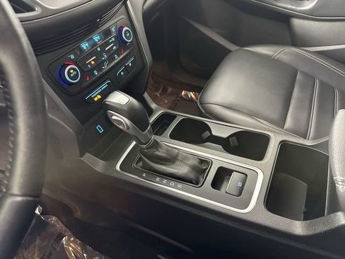 Used 2019 Ford Escape SEL image 17