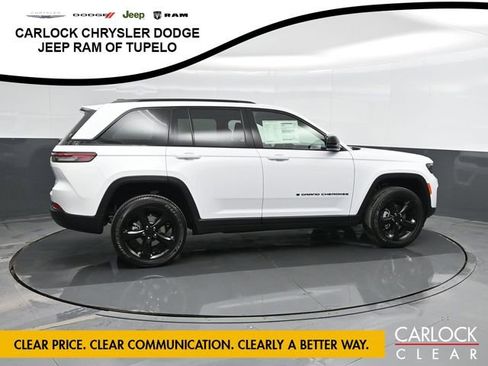 New 2025 Jeep Grand Cherokee Altitude image 3