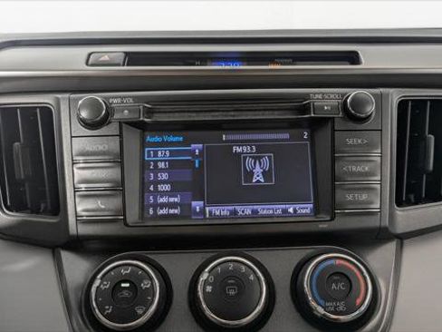 Used 2014 Toyota RAV4 LE image 29