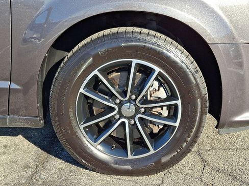 Used 2015 Dodge Grand Caravan SE w/ Quick Order Package 29E SE image 6