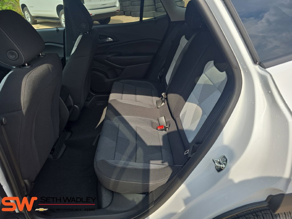 New 2026 Chevrolet Trax LS w/ LS Convenience Package FWD image 15