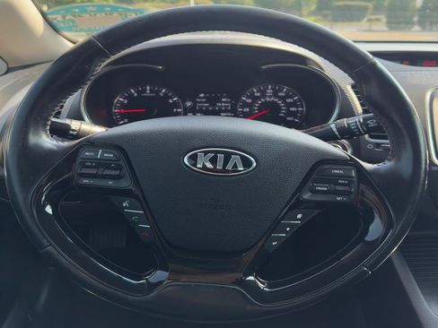Used 2017 Kia Forte S w/ S Technology Package FWD image 12