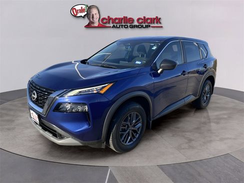 Used 2023 Nissan Rogue S image 2