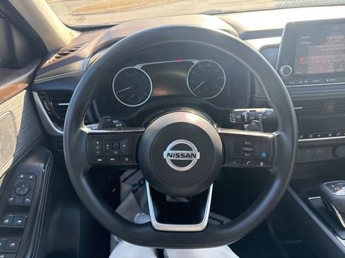 Used 2021 Nissan Rogue SV image 15