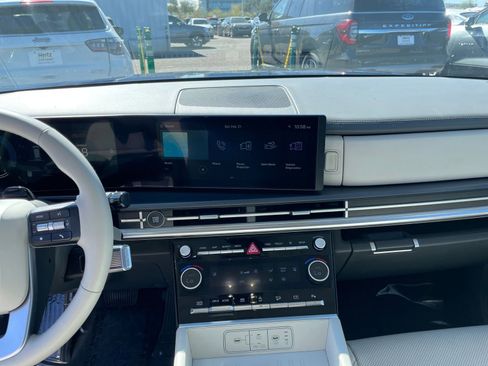 Used 2025 Hyundai Santa Fe SEL image 17