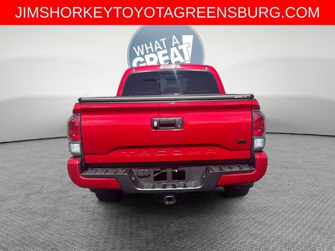 Used 2022 Toyota Tacoma TRD Sport image 5