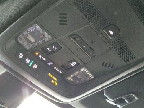 Certified 2022 Cadillac XT5 Premium Luxury image 28