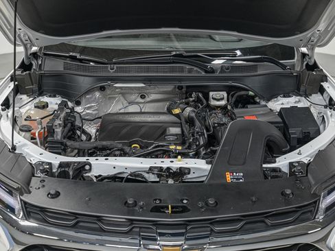 Used 2024 Chevrolet Trax LT FWD image 13