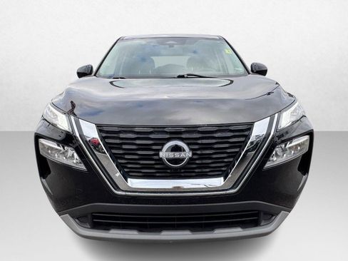 Used 2023 Nissan Rogue SV image 2