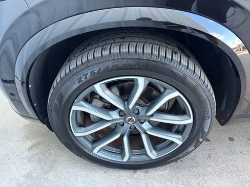 Used 2017 Volvo XC90 T6 Momentum w/ Vision Package image 9