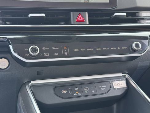 New 2026 Kia Carnival SX Prestige image 17