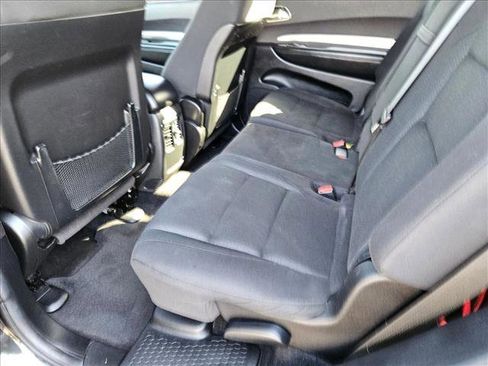 Used 2020 Hyundai Elantra GT image 17