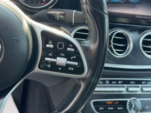 Used 2019 Mercedes-Benz E 300 4MATIC image 10