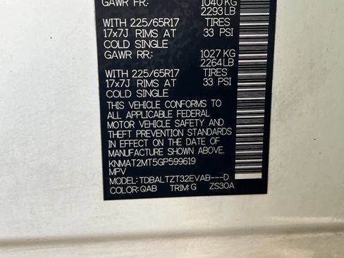 Used 2016 Nissan Rogue SV w/ SV Premium Package image 30