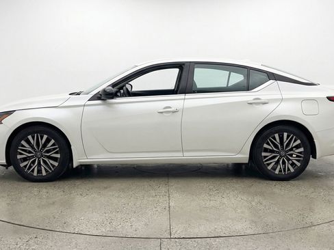 Used 2025 Nissan Altima 2.5 SV FWD image 5